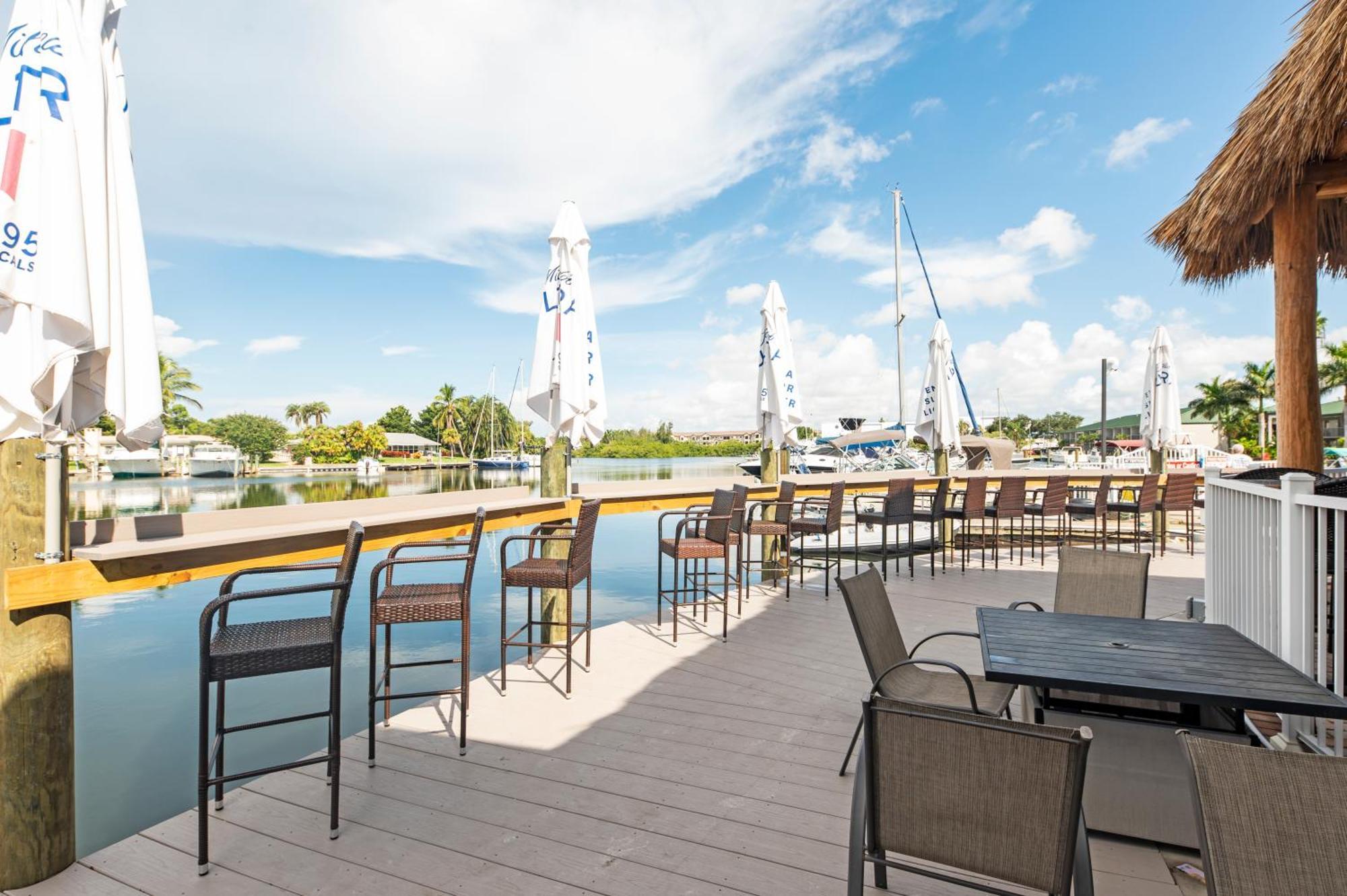 Апарт отель Bay Breeze South Bradenton Экстерьер фото