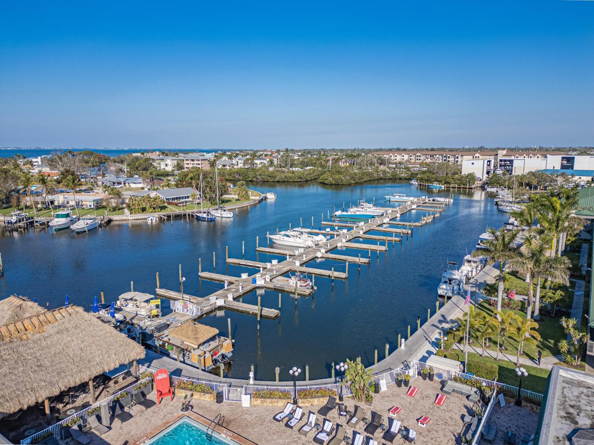 Апарт отель Bay Breeze South Bradenton Экстерьер фото